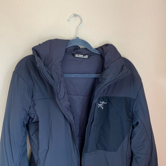 Arc'teryx Men's Dark Blue Proton LT Jacket - Picture 4 of 6